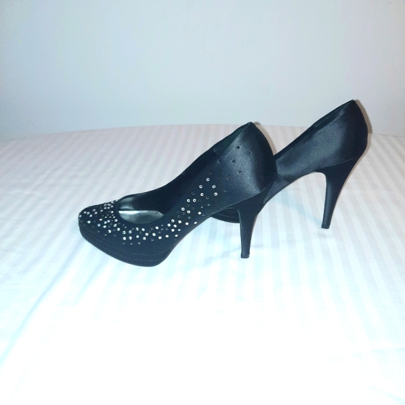 Rhinestones Black High Heel Pumps Size 8 - Picture 1 of 10